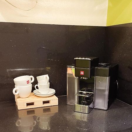 Accogliente Loft A 8 Min Dal Duomo Apartment Milan Luaran gambar