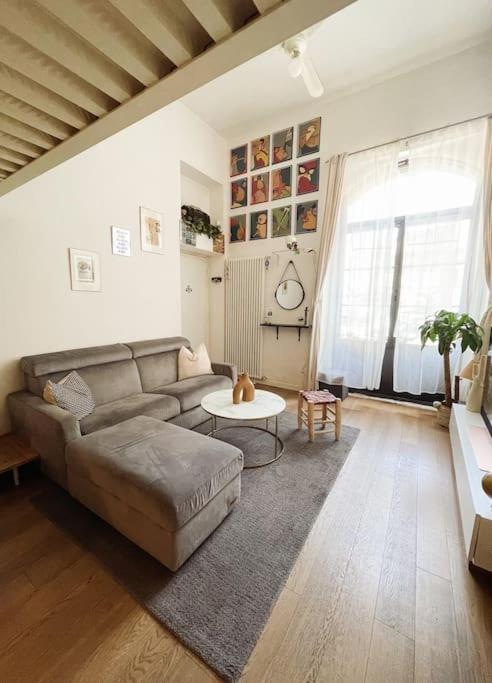 Accogliente Loft A 8 Min Dal Duomo Apartment Milan Luaran gambar