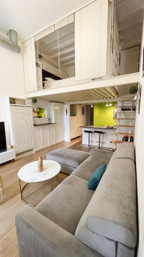 Accogliente Loft A 8 Min Dal Duomo Apartment Milan Luaran gambar